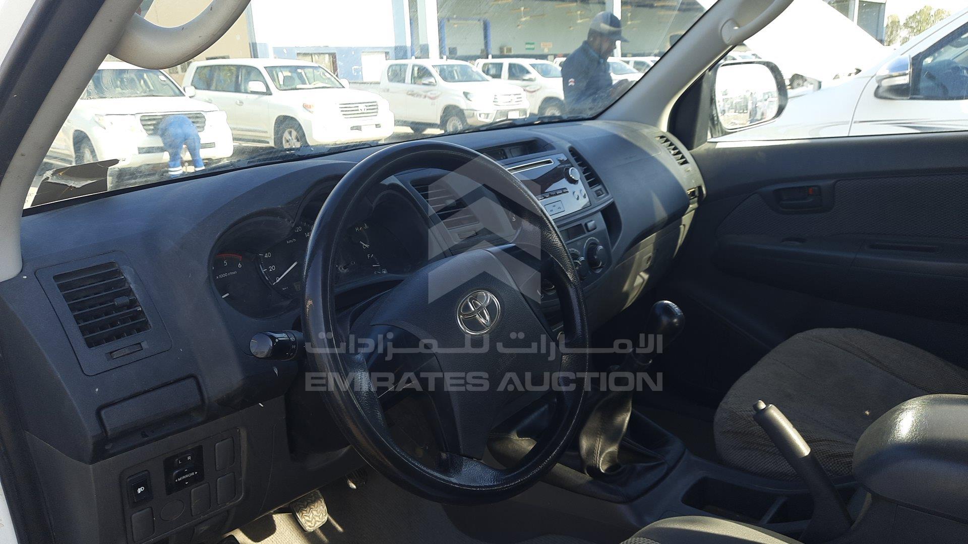 MR0FR22G3F0739265 - 2015 Toyota Hilux - #379000