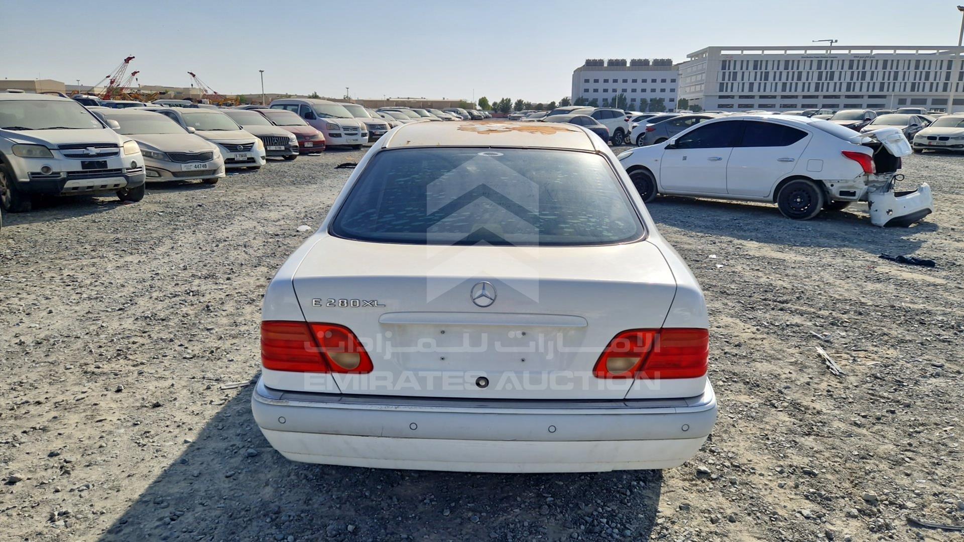 1998 MERCEDES E320 VIN: W09V97226WLB77005
