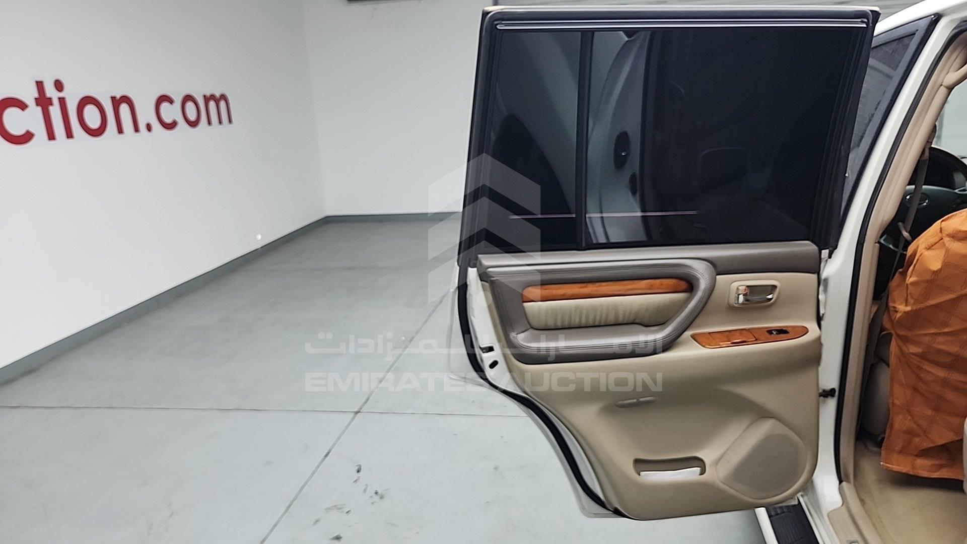 2005 LEXUS LX 470 VIN: JTJHT00W154003131