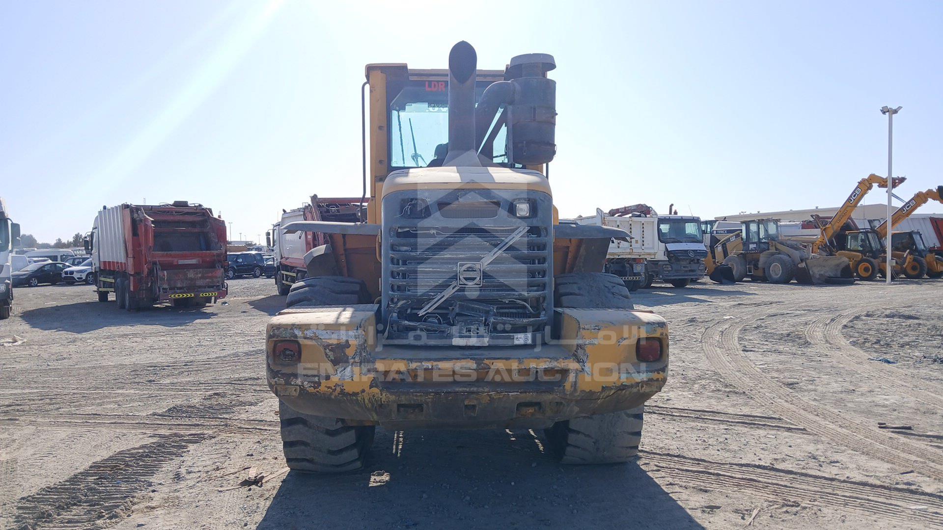 2011 VOLVO L120F VIN: VCEL120FC00026895