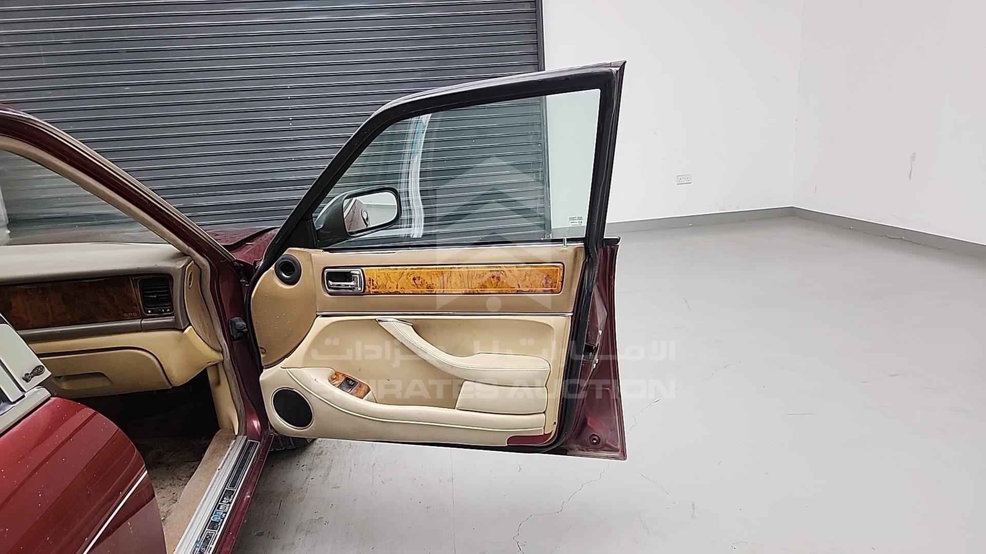 1995 JAGUAR DIMALER VIN: SAJDKALD4BC749886