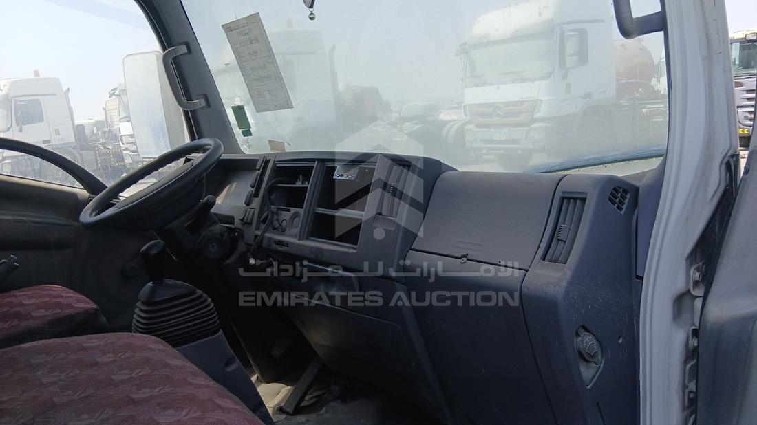 اسوزو Reward NM 2013 — زاوية واجهة الراكب الأمامي الأيمن — صورة 20