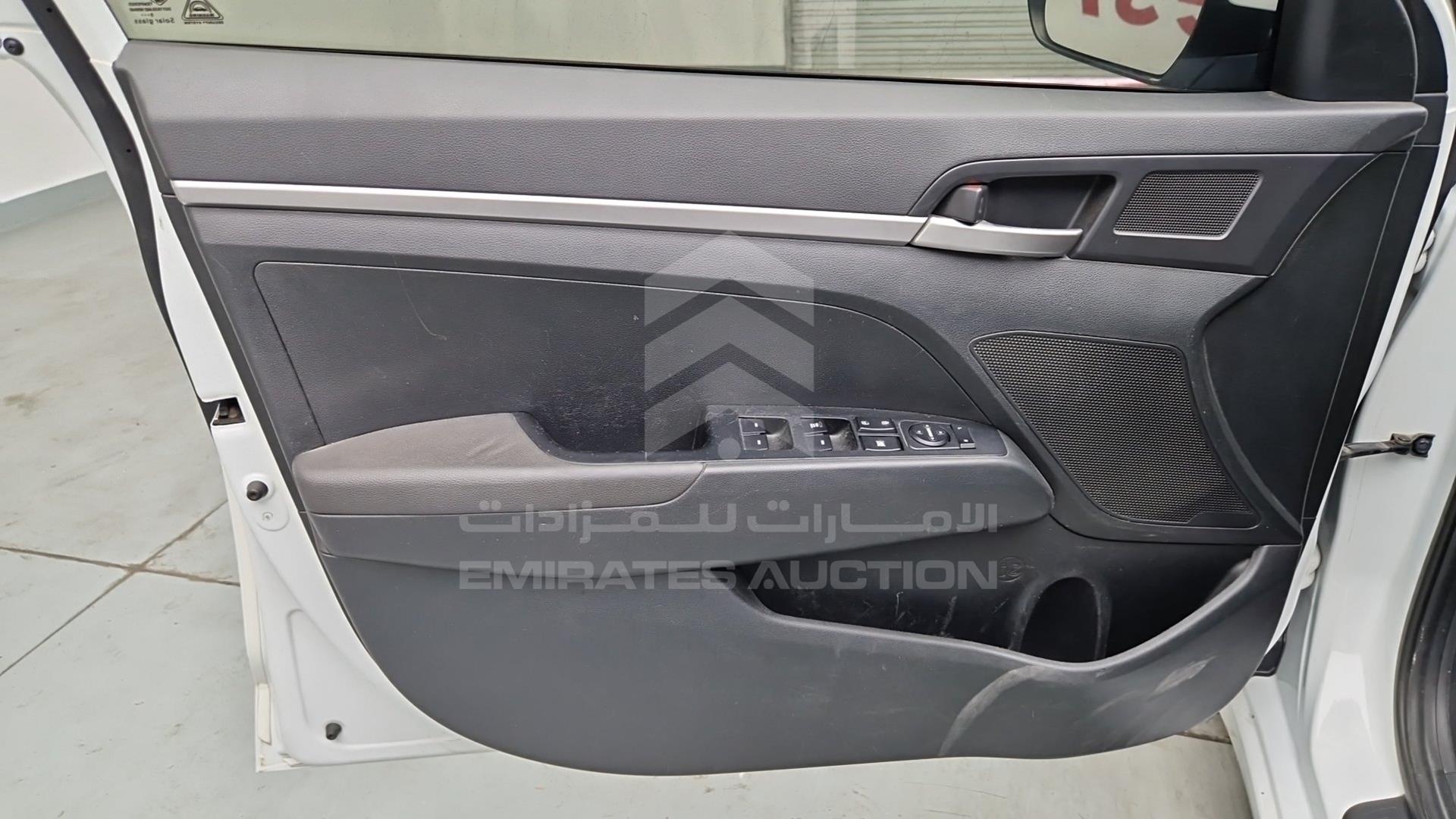 2019 HYUNDAI ELANTRA VIN: 5NPD74LFXKH421749