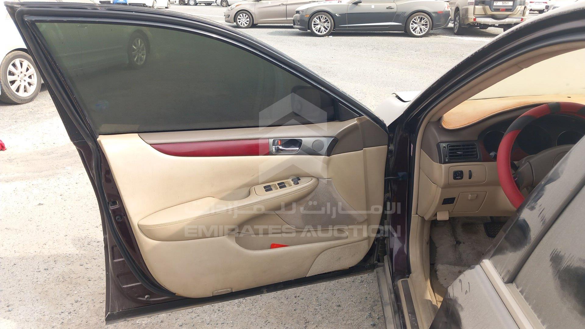 2004 LEXUS ES 330 VIN: JTHBA30G045004903
