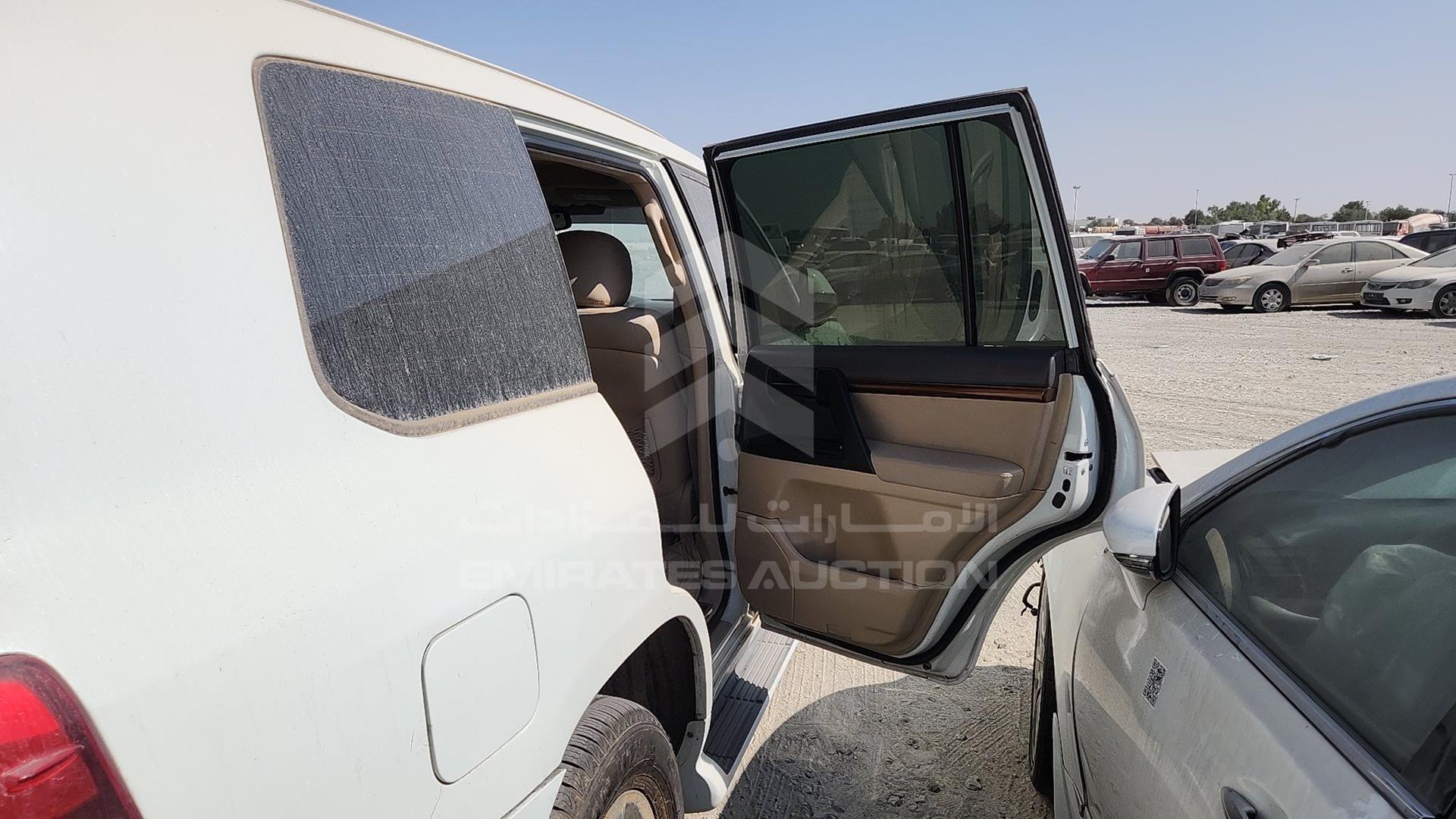 2014 TOYOTA LAND CRUISER VIN: JTMHU09J7E5081933