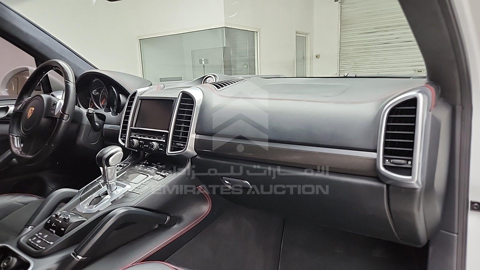 2014 PORSCHE CAYENNE GTS VIN: WP1ZZZ92ZELA73608