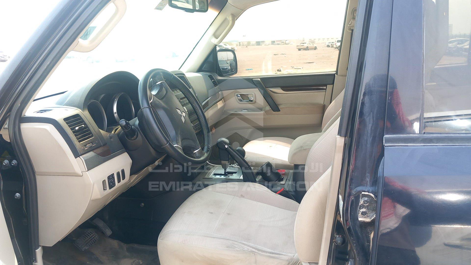 2010 MITSUBISHI PAJERO VIN: JMYLRV95WAJ715031