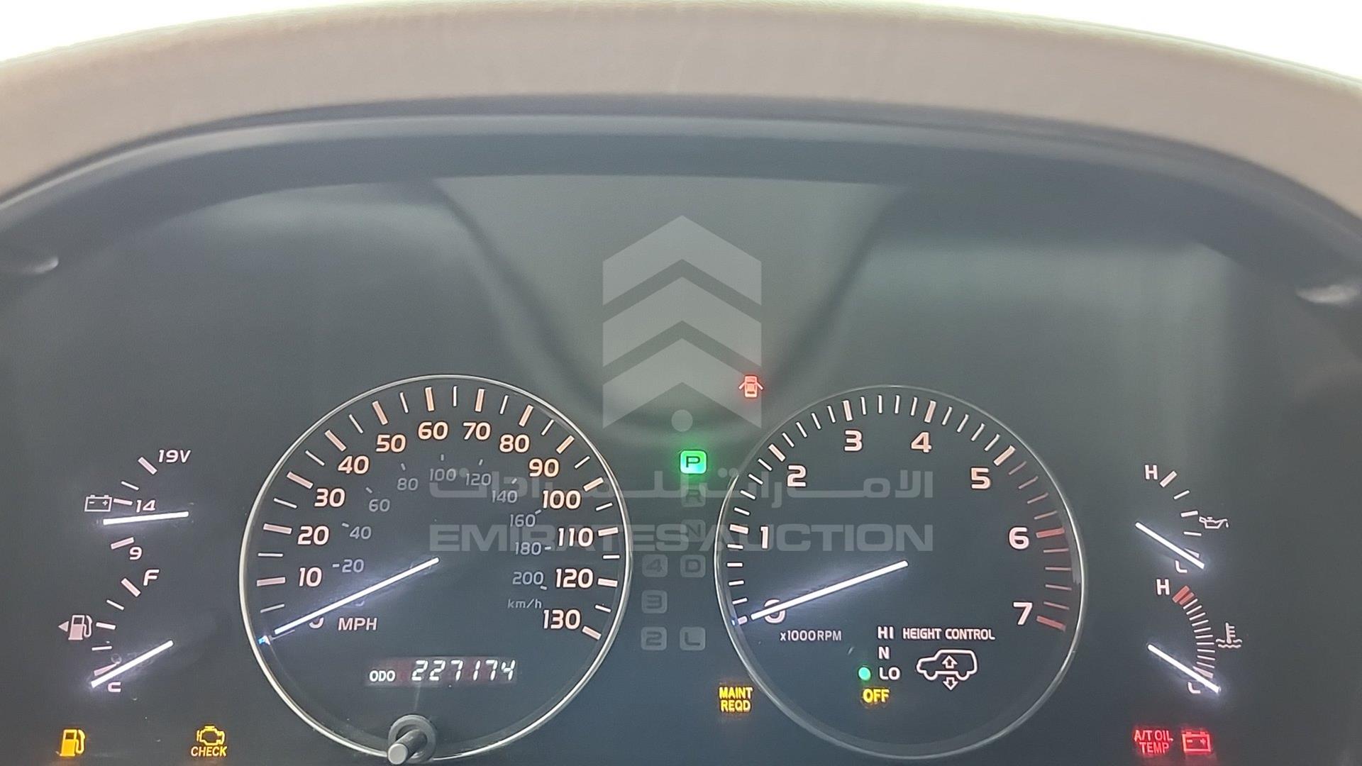 2005 LEXUS LX 470 VIN: JTJHT00W154003131