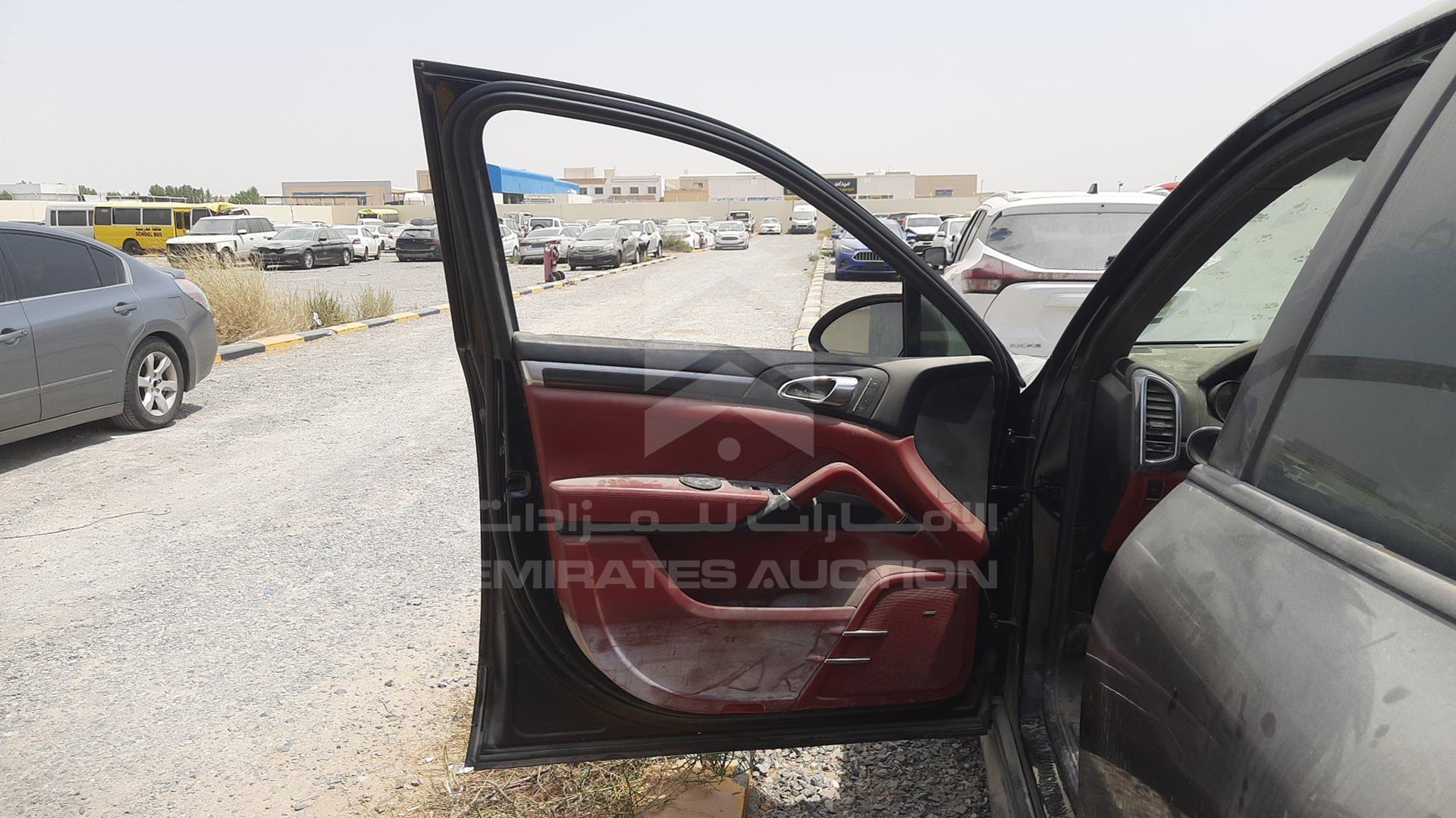 2014 PORSCHE CAYENNE GTS VIN: WP1ZZZ92ZELA70989