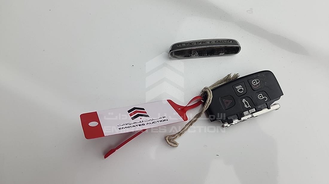 2016 Range Rover HSE — Keys — Photo 3