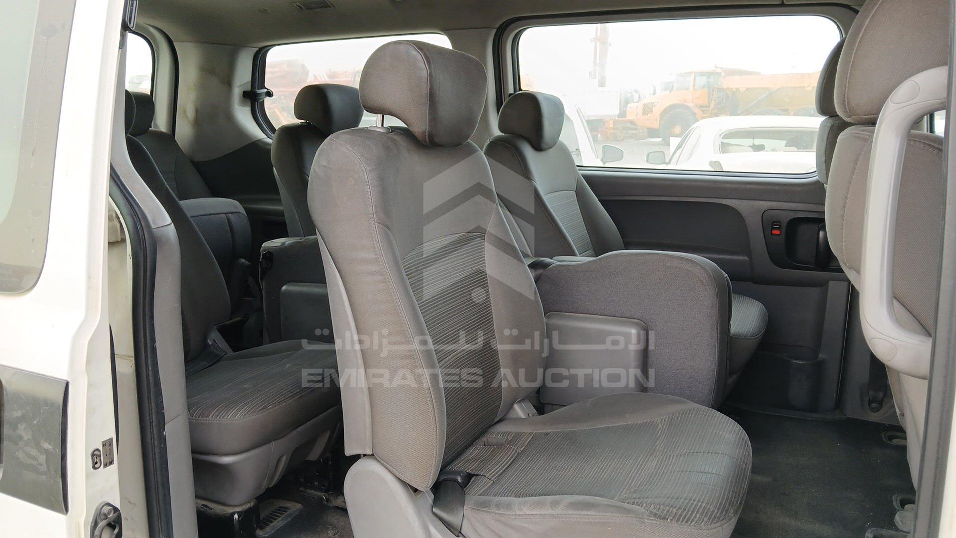 2019 HYUNDAI H1 VIN: KMJWA37R4KU016835