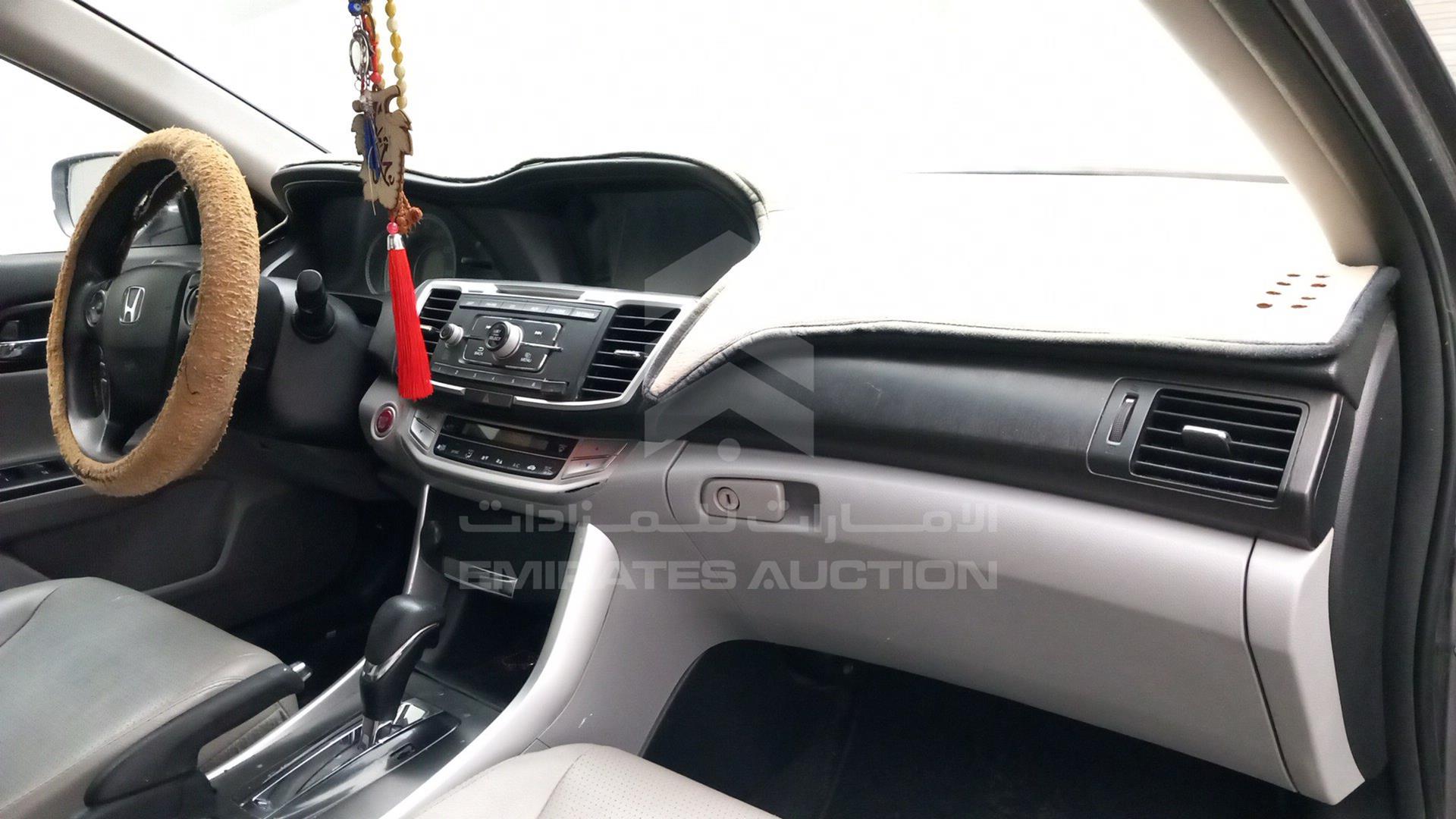 2015 HONDA ACCORD VIN: 1HGCR2F72FA103024