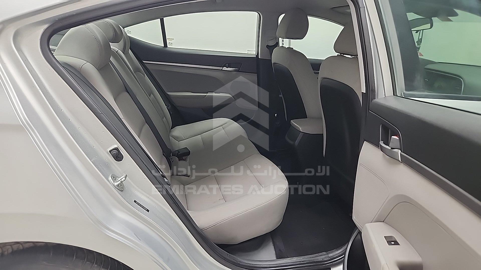 2018 HYUNDAI ELANTRA VIN: 5NPD74LF8JH376096
