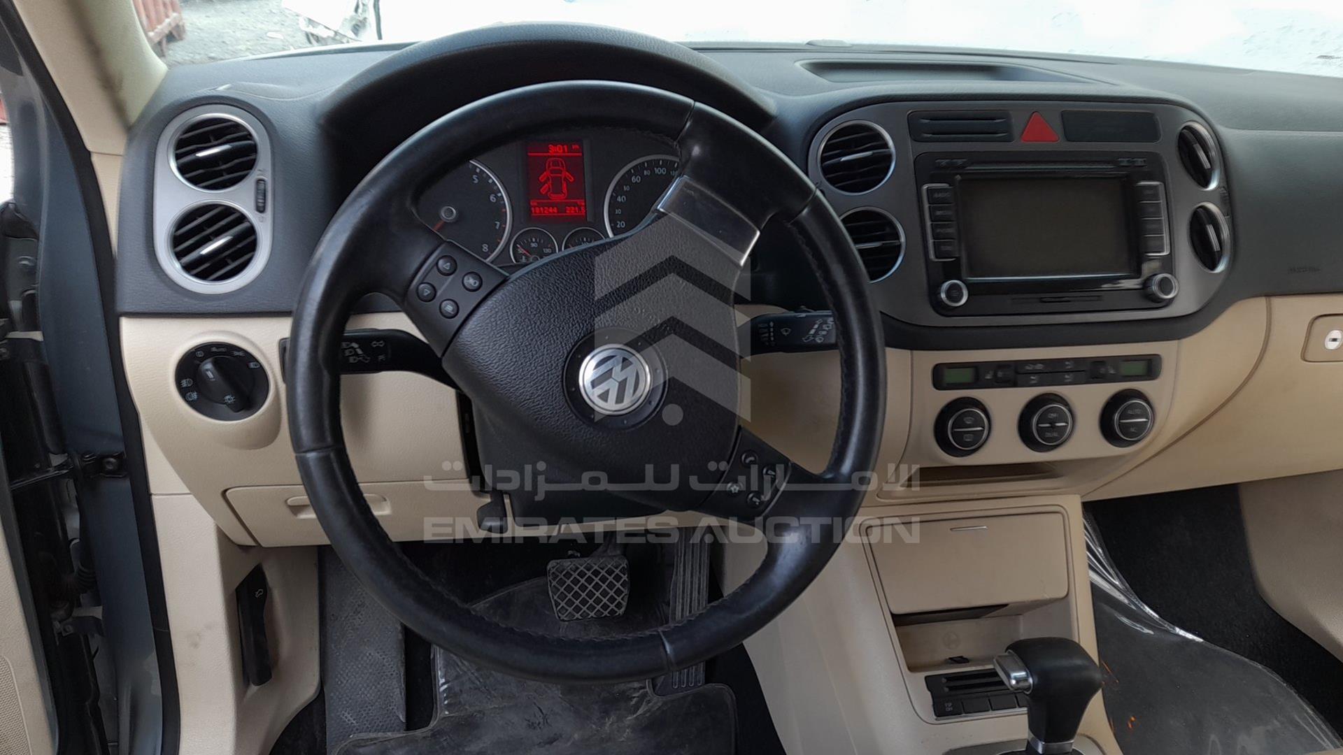 2009 VOLKSWAGEN TIGUAN VIN: WVGCE15N29W019177
