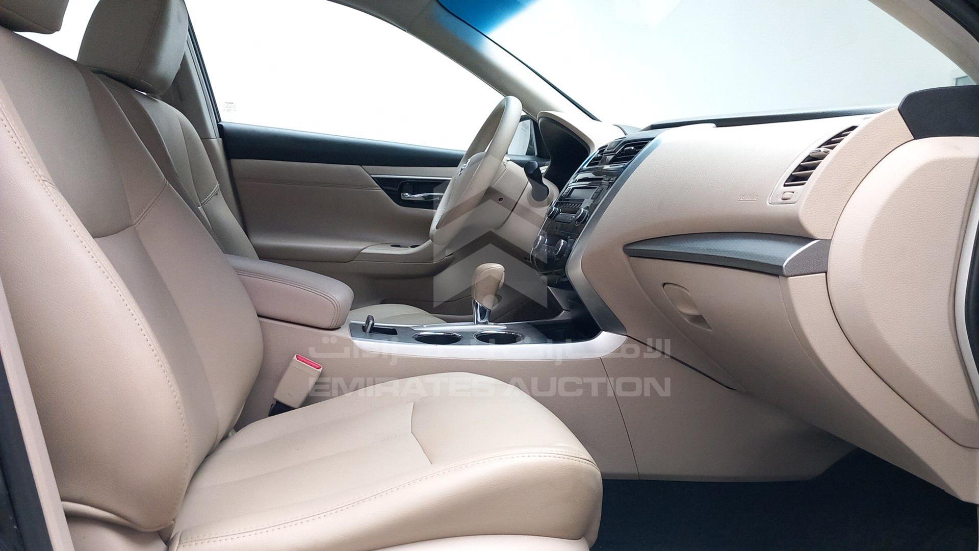 2017 NISSAN TEANA VIN: LGBF5AE09HR312960