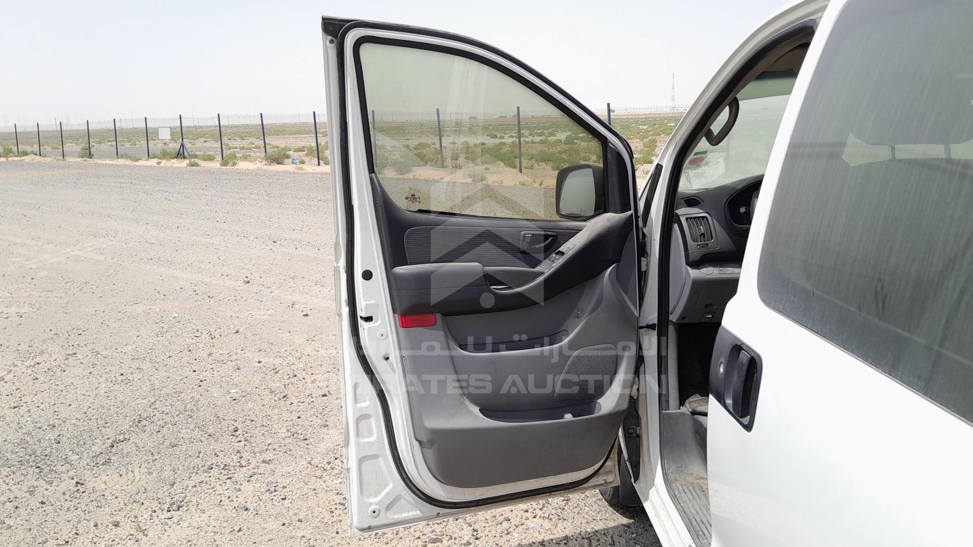 2016 HYUNDAI H1 VIN: KMHWG81R7GU755954