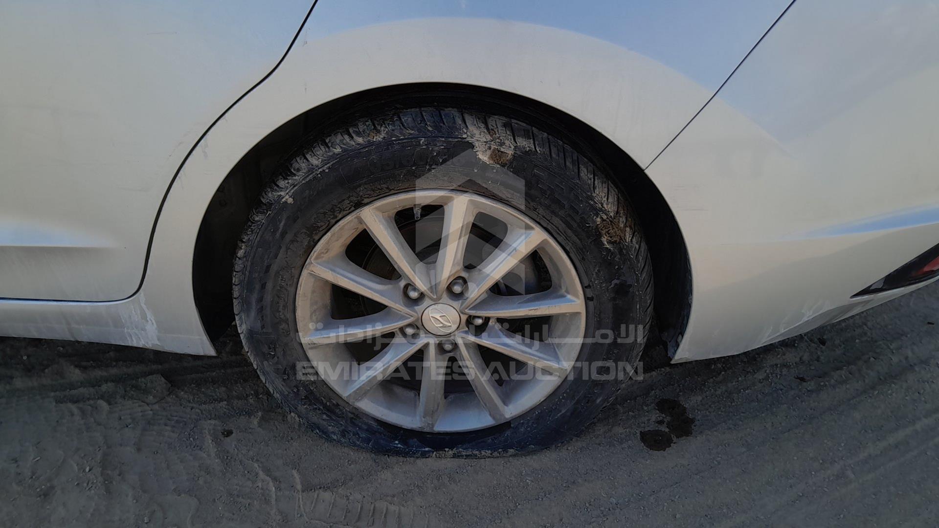 2019 HYUNDAI ELANTRA VIN: KMHD84LF7KU886035