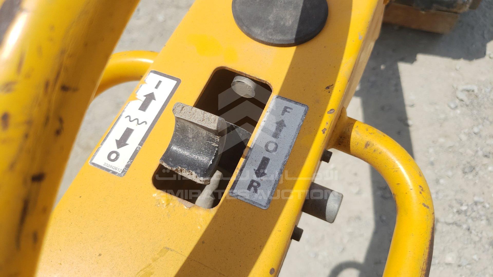 0 JCB --- VIN: GATVD070V02703695