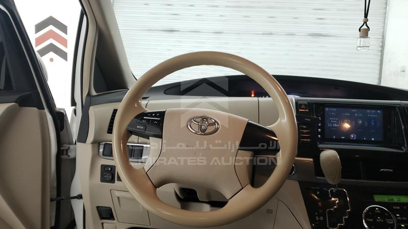 JTNGE52M9EA038871 Auction: EmiratesAuction Lot: 404817 JTNGE52M9EA038871 Toyota Previa 2014 WHITE Photo 13