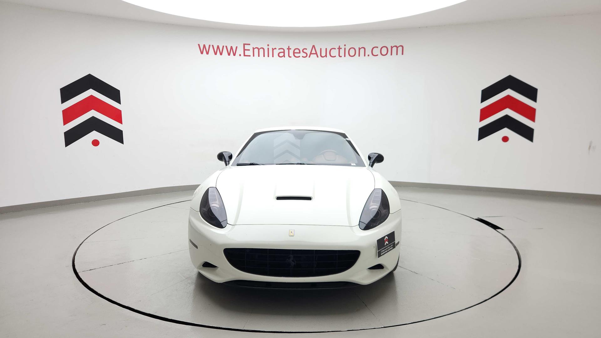 2014 FERRARI CALIFORNIA VIN: ZFFTJ65T1E0198371