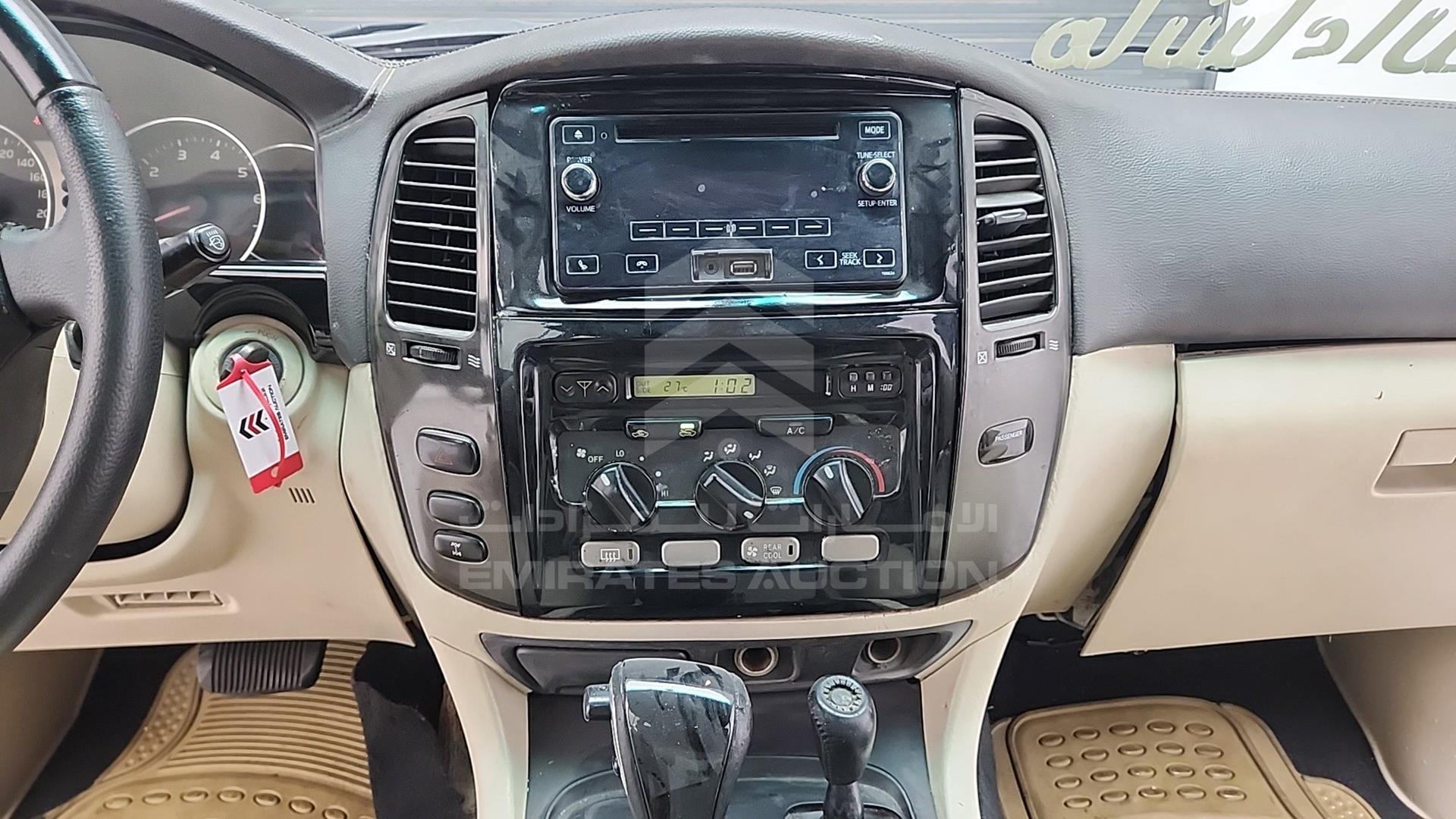 2005 TOYOTA LAND CRUISER VIN: JTEHJ09J855117441
