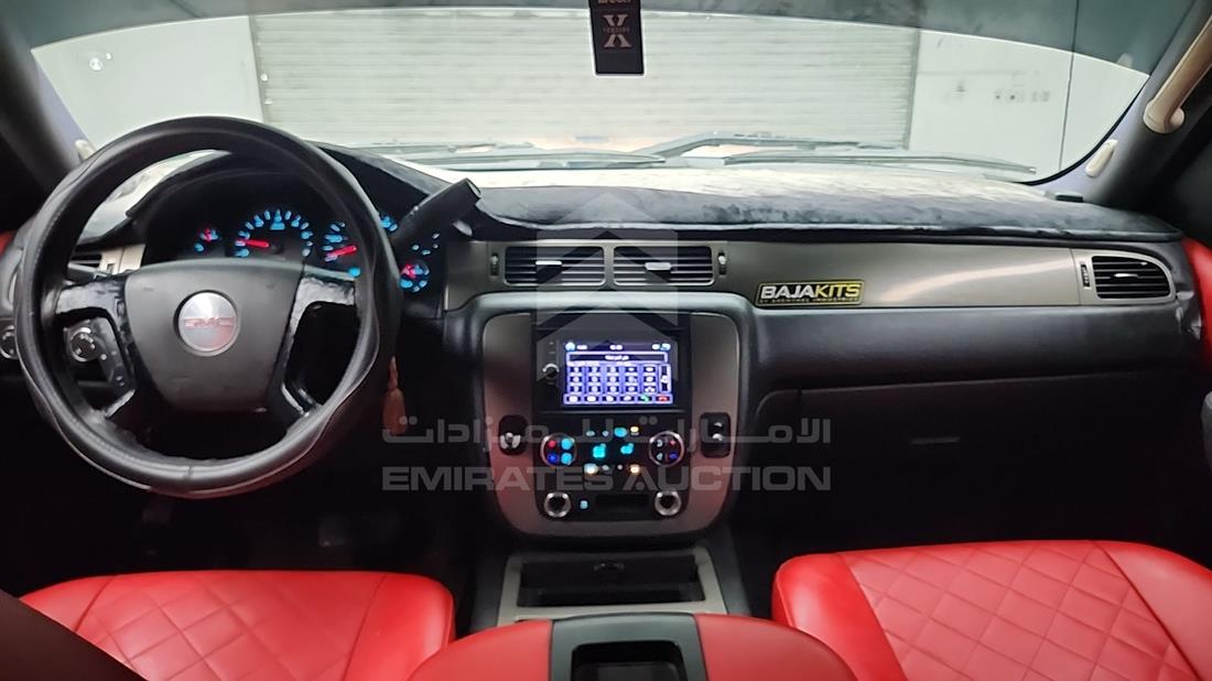 2011 GMC Sierra — Full Dashboard View — Photo 15