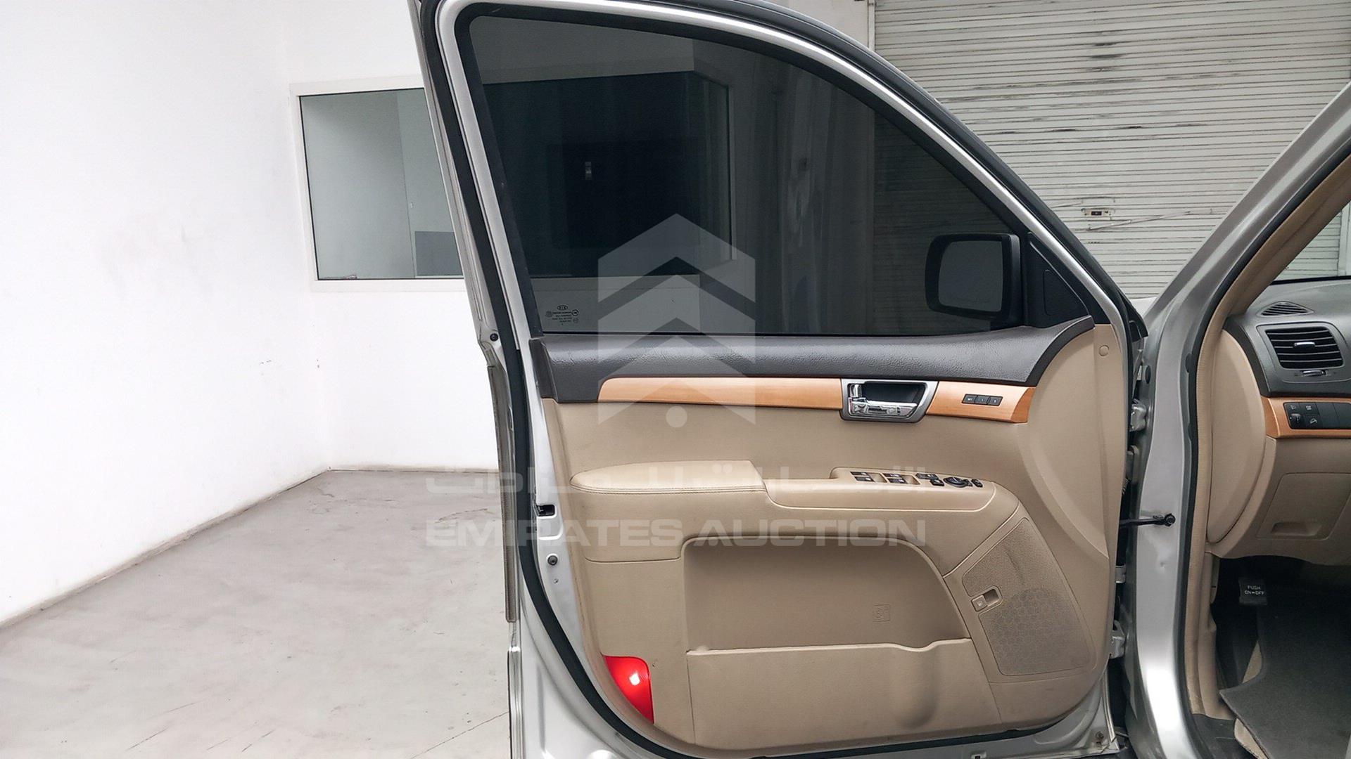 2013 KIA MOHAVE VIN: KNAKN8110D5098632