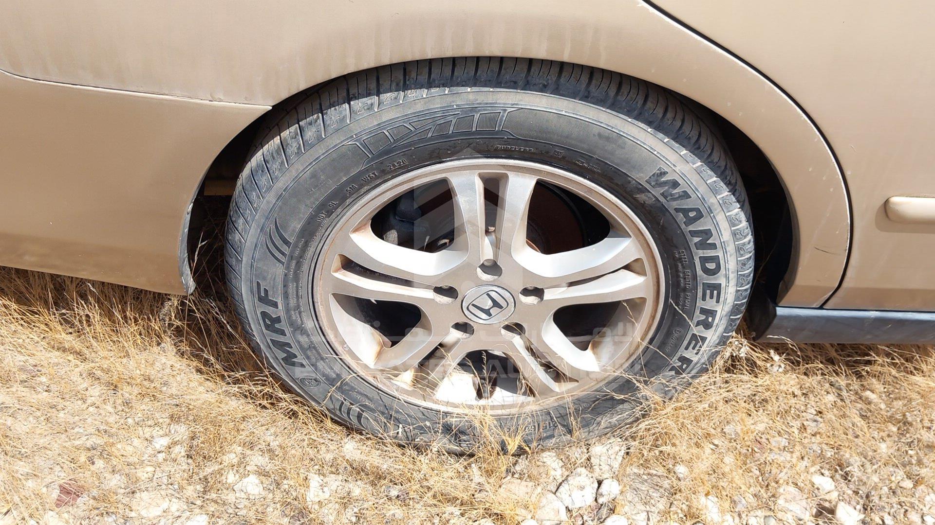 2006 HONDA ACCORD VIN: JHMCM565X6C413230