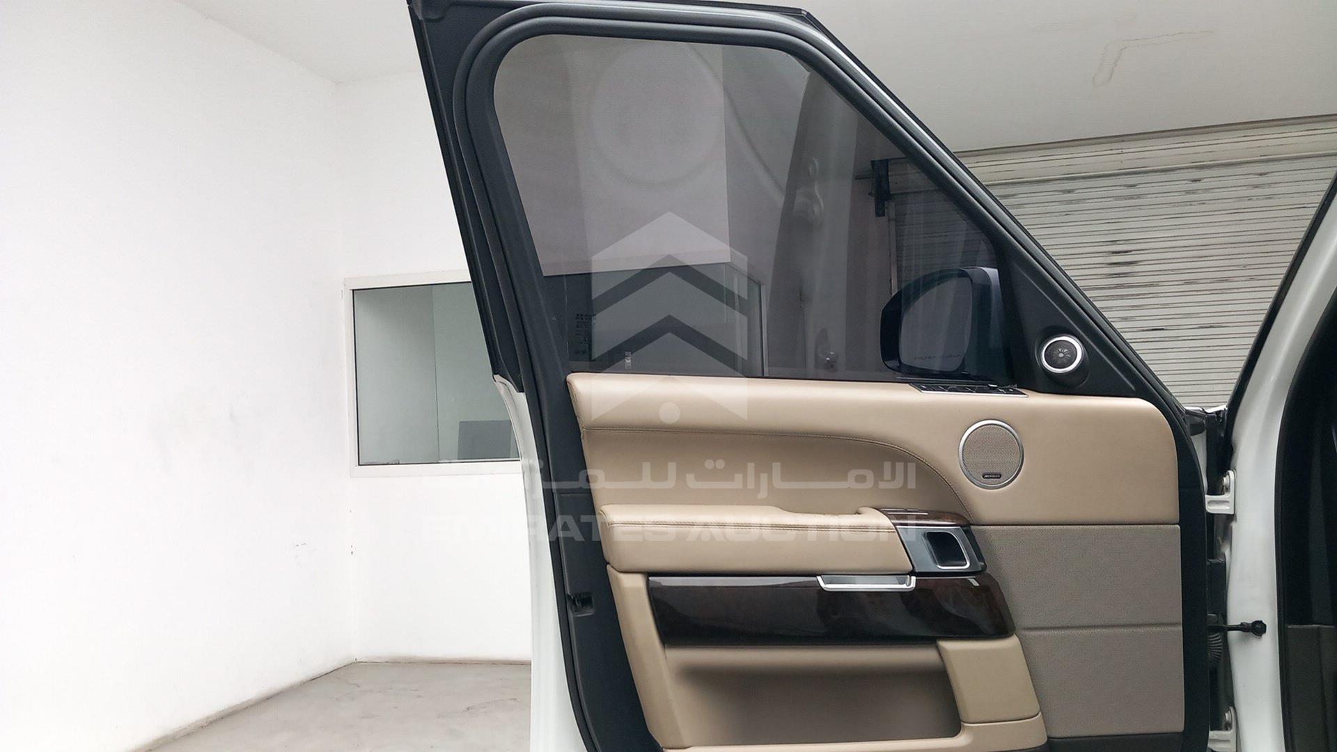 2015 RANGE ROVER VOGUE VIN: SALGA2EF3FA225173