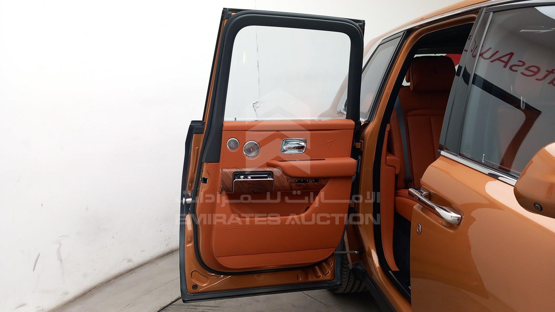 2019 ROLLS-ROYCE CULLINAN VIN: SCA689X09KU110187