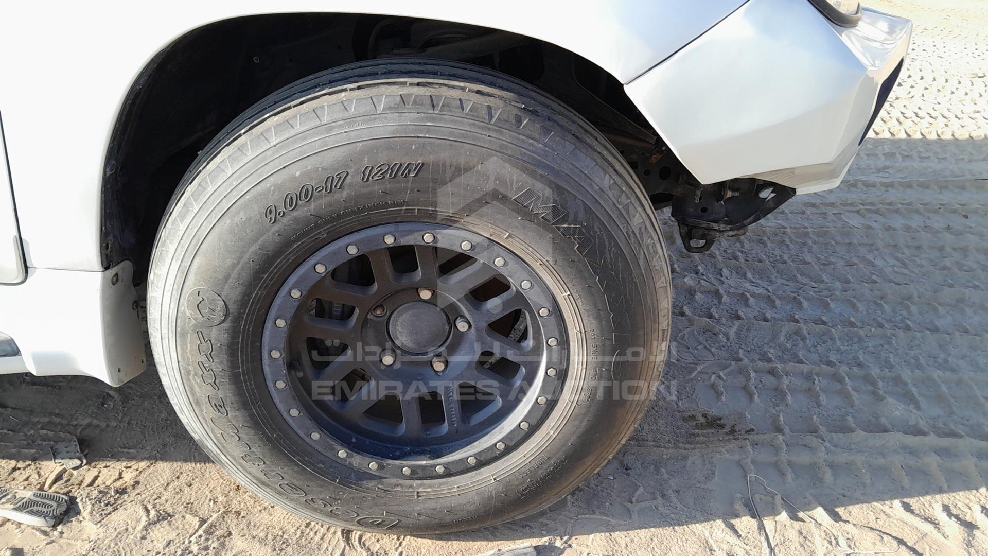 2011 TOYOTA LAND CRUISER VIN: JTMHU09J5B4046244