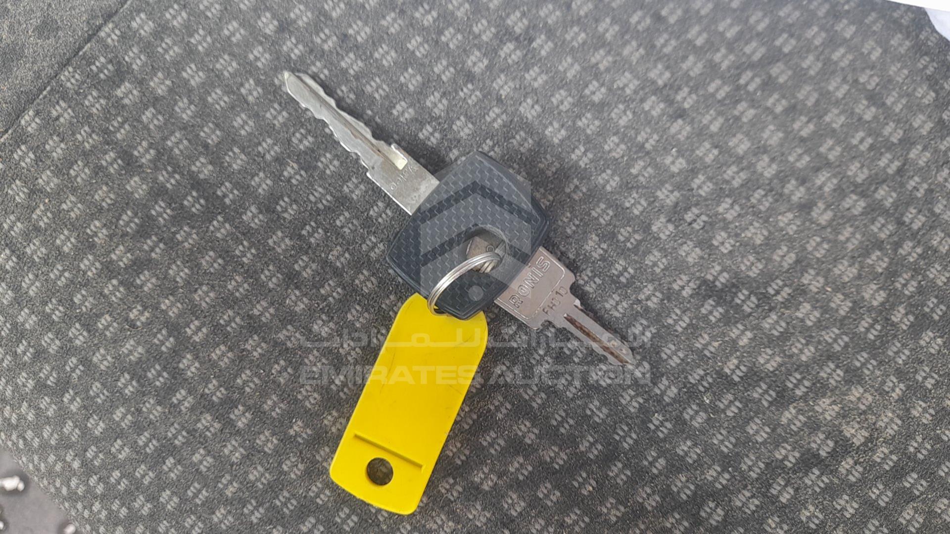 0 MERCEDES --- VIN: WD3D049349N137250