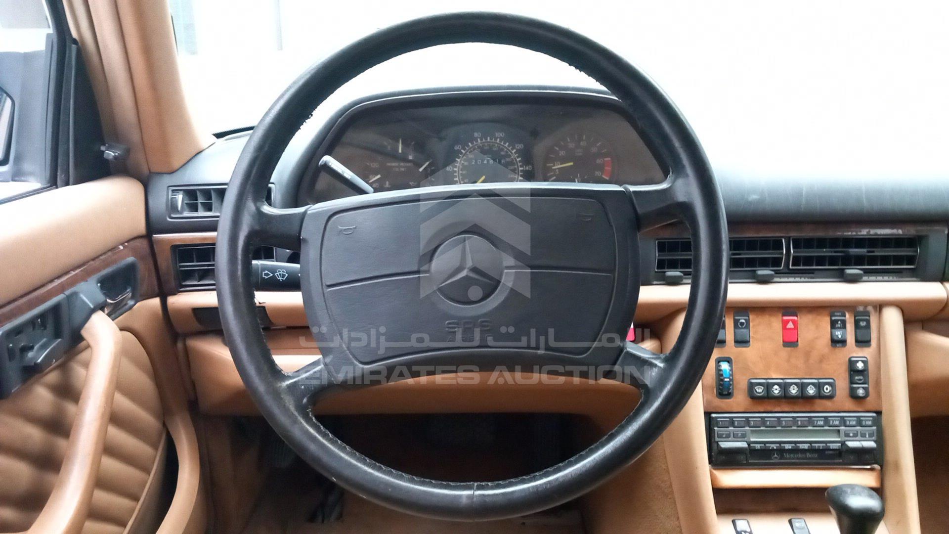 1990 MERCEDES SEL 560 VIN: WDBCA39E2LA503245