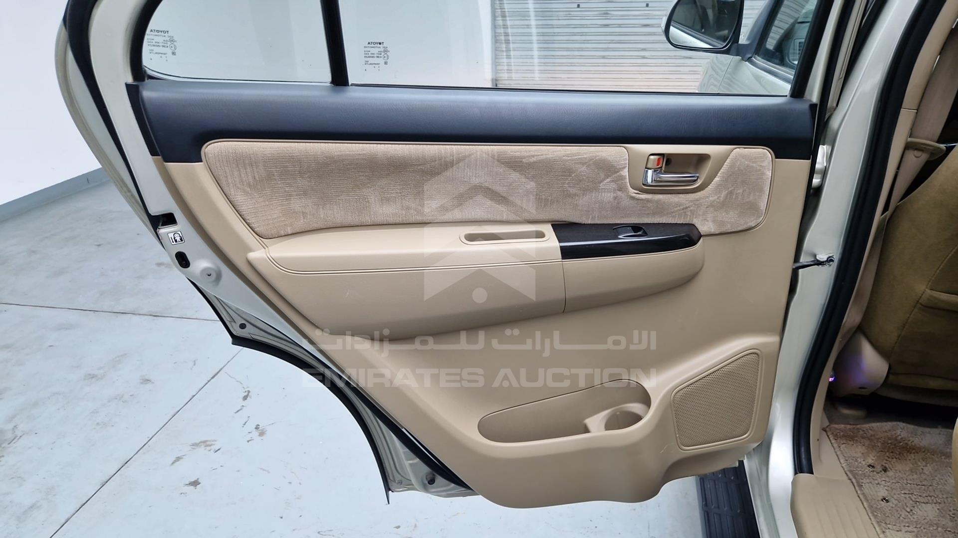 2014 TOYOTA FORTUNER VIN: MHFYU59G1E7031572