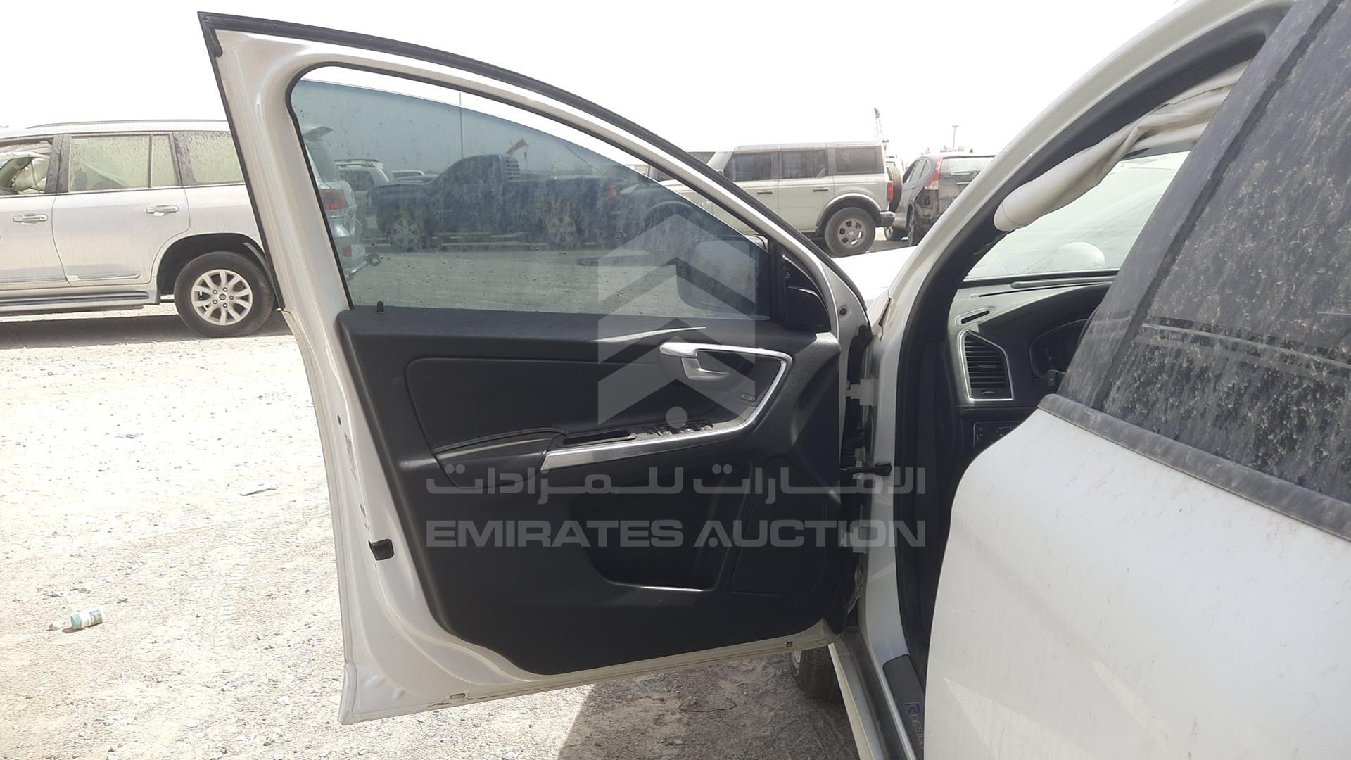 2014 VOLVO XC 60 VIN: YV140CDZ9E2602333