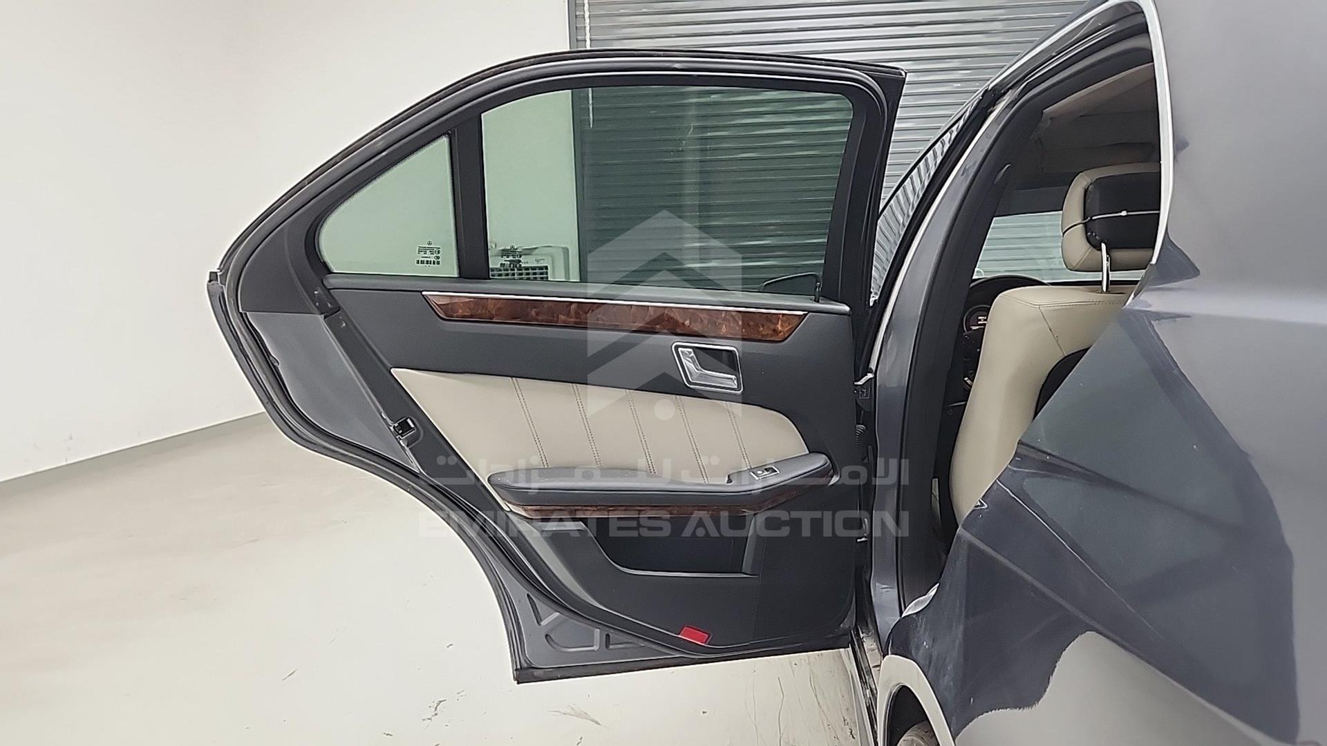 2010 MERCEDES E350 VIN: WDDHF8HB1AA169130
