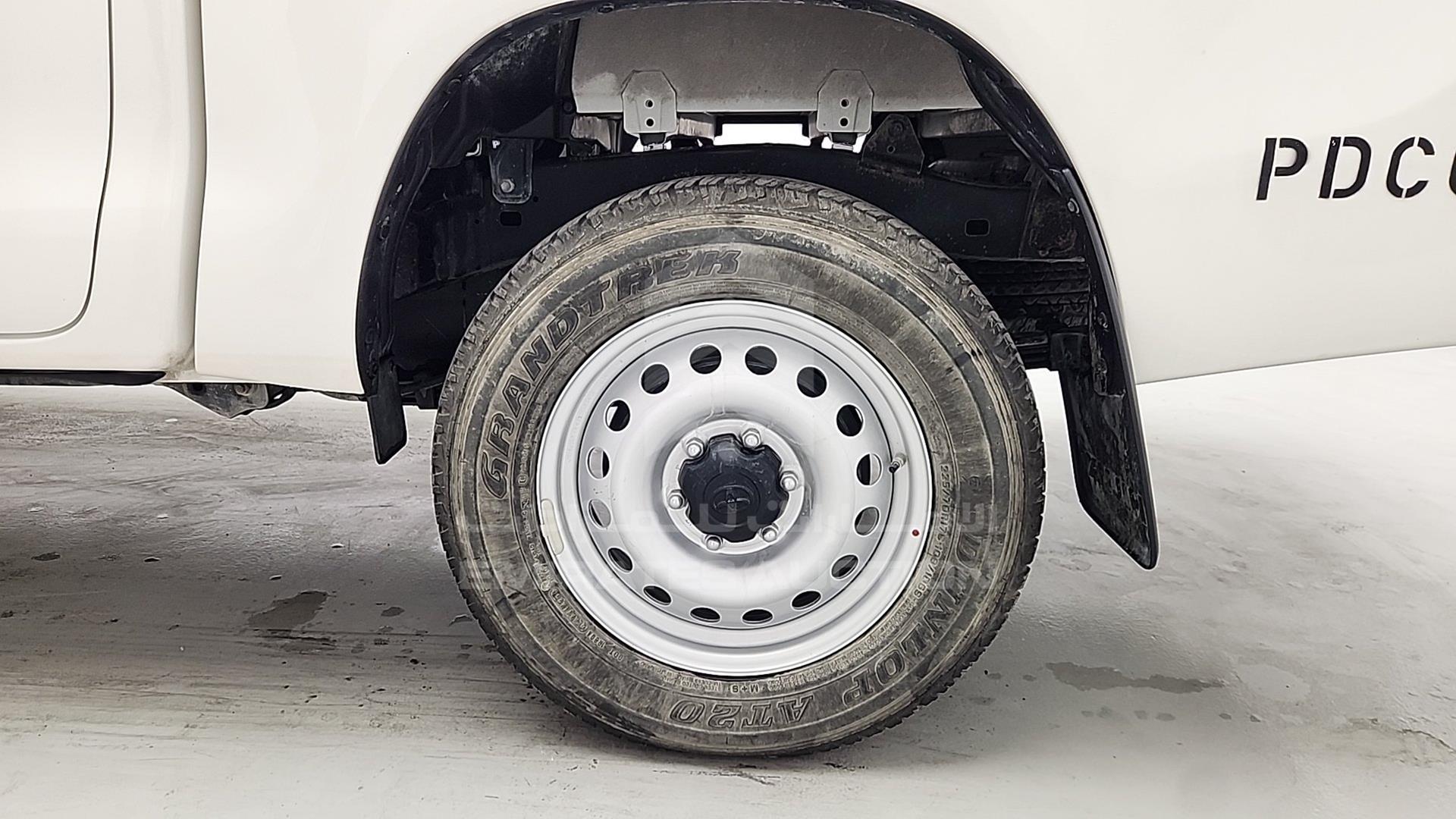 2023 TOYOTA HILUX VIN: MR0DB9CD9P5004089