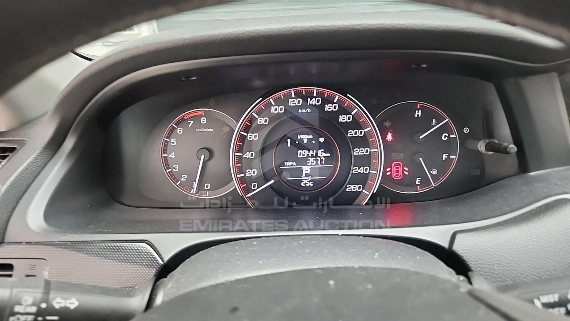 2016 HONDA ACCORD VIN: LUCCR2647G3413109