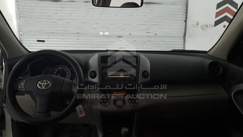 JTMBD31V685175120 Auction: EmiratesAuction Lot: 445927 JTMBD31V685175120 Toyota RAV 4 2008 WHITE Photo 15