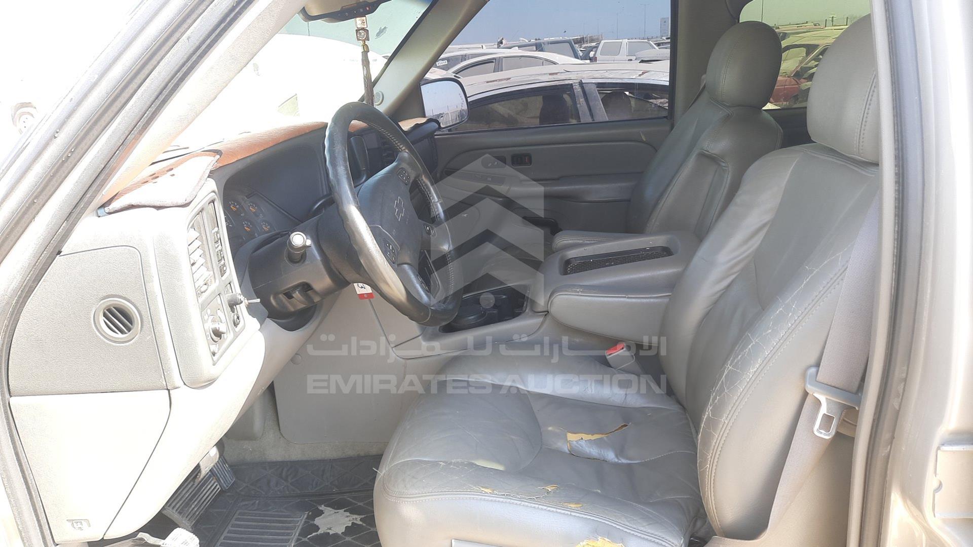 2004 CHEVROLET SUBURBAN VIN: 1GNFK16T44J145013