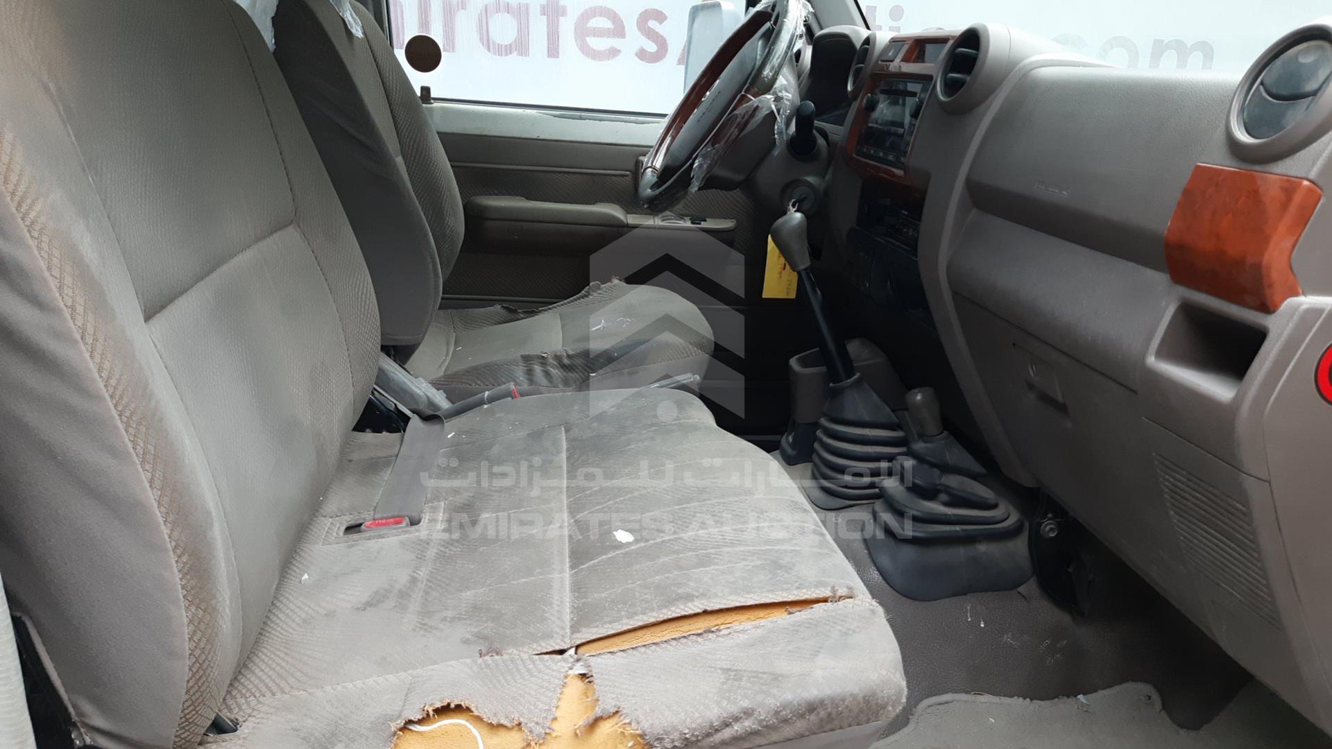 2012 TOYOTA LAND CRUISER VIN: JTFLU73J1C4530111