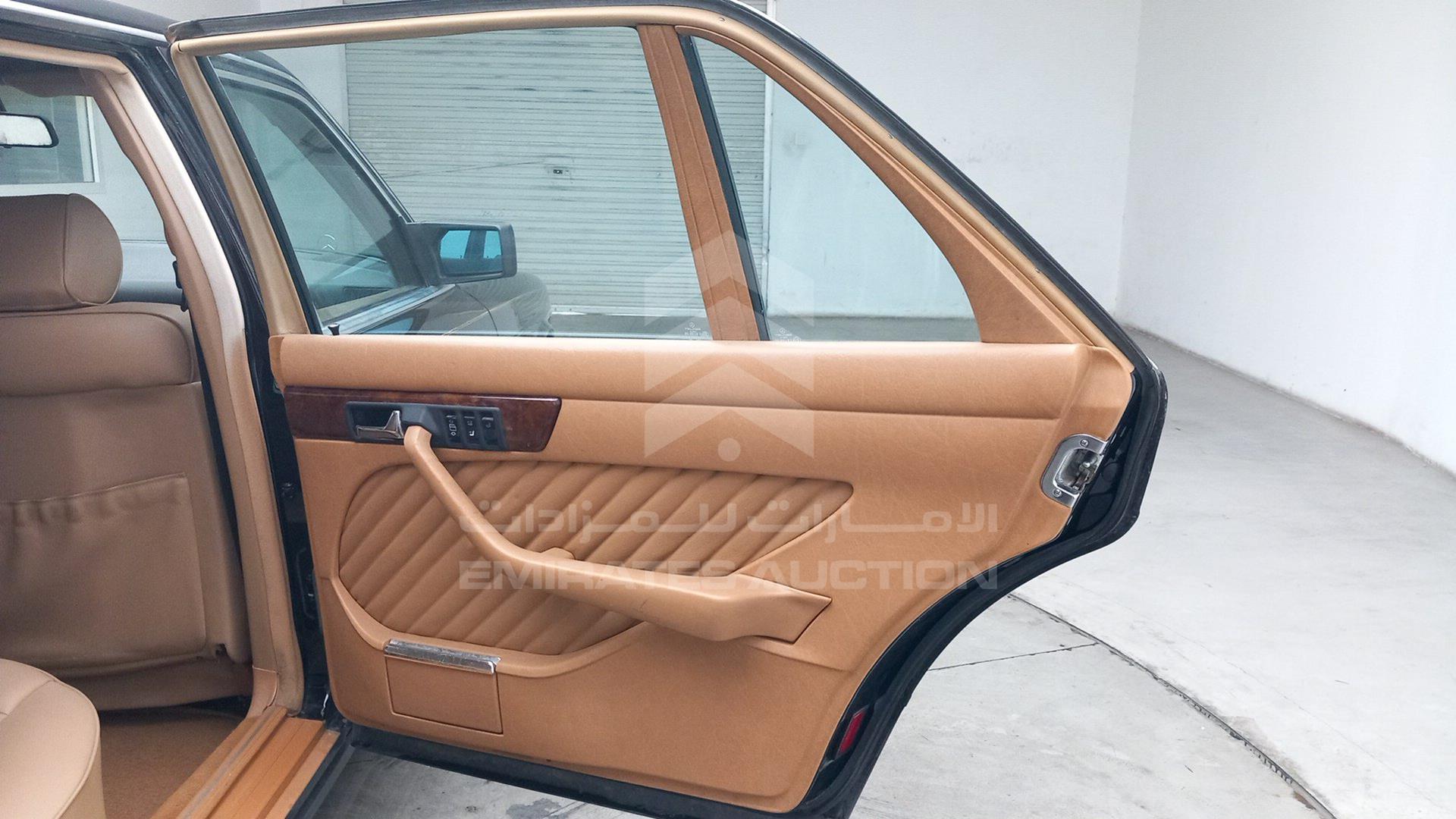 1990 MERCEDES SEL 560 VIN: WDBCA39E2LA503245