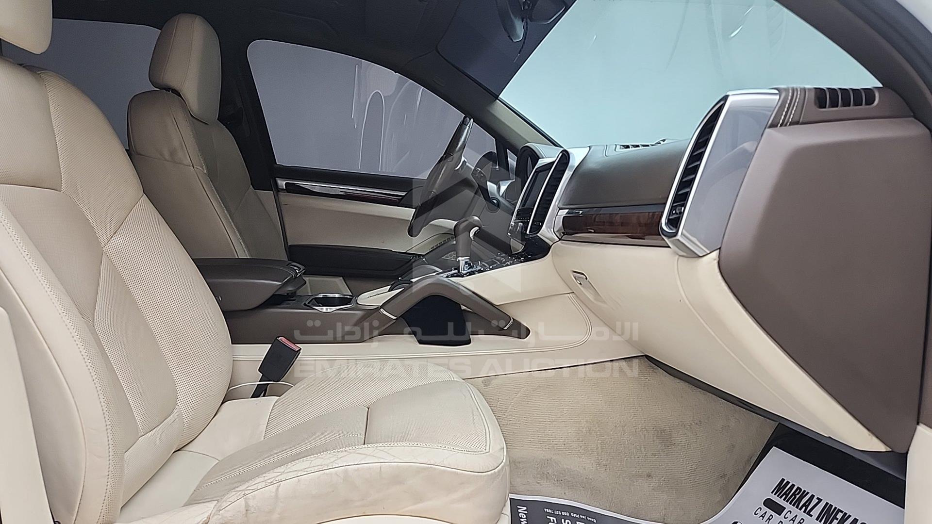 2012 PORSCHE CAYENNE VIN: WP1ZZZ92ZCLA06911