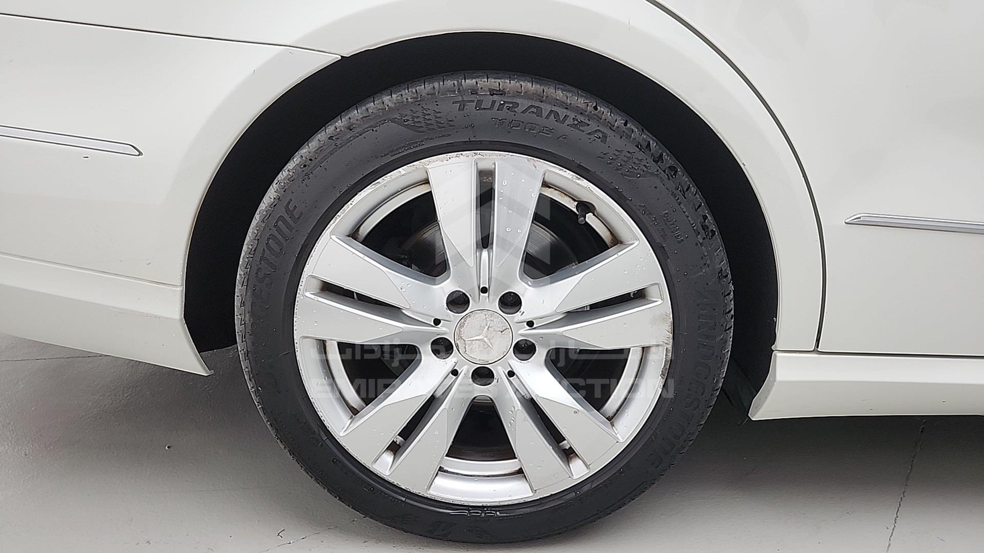 2011 MERCEDES E 300 VIN: WDDHF5EB5BA446138