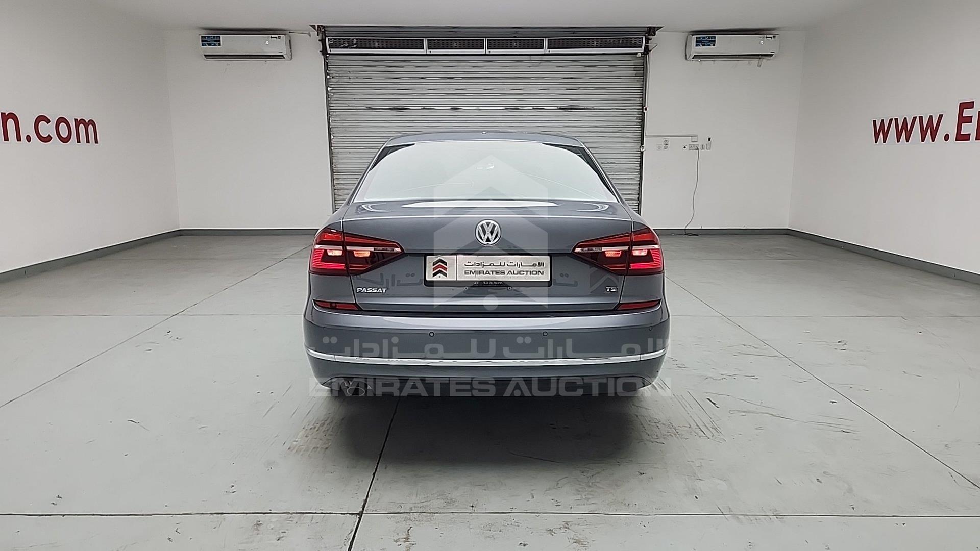 2018 VOLKSWAGEN PASSAT VIN: WVWAR7A32JC040107