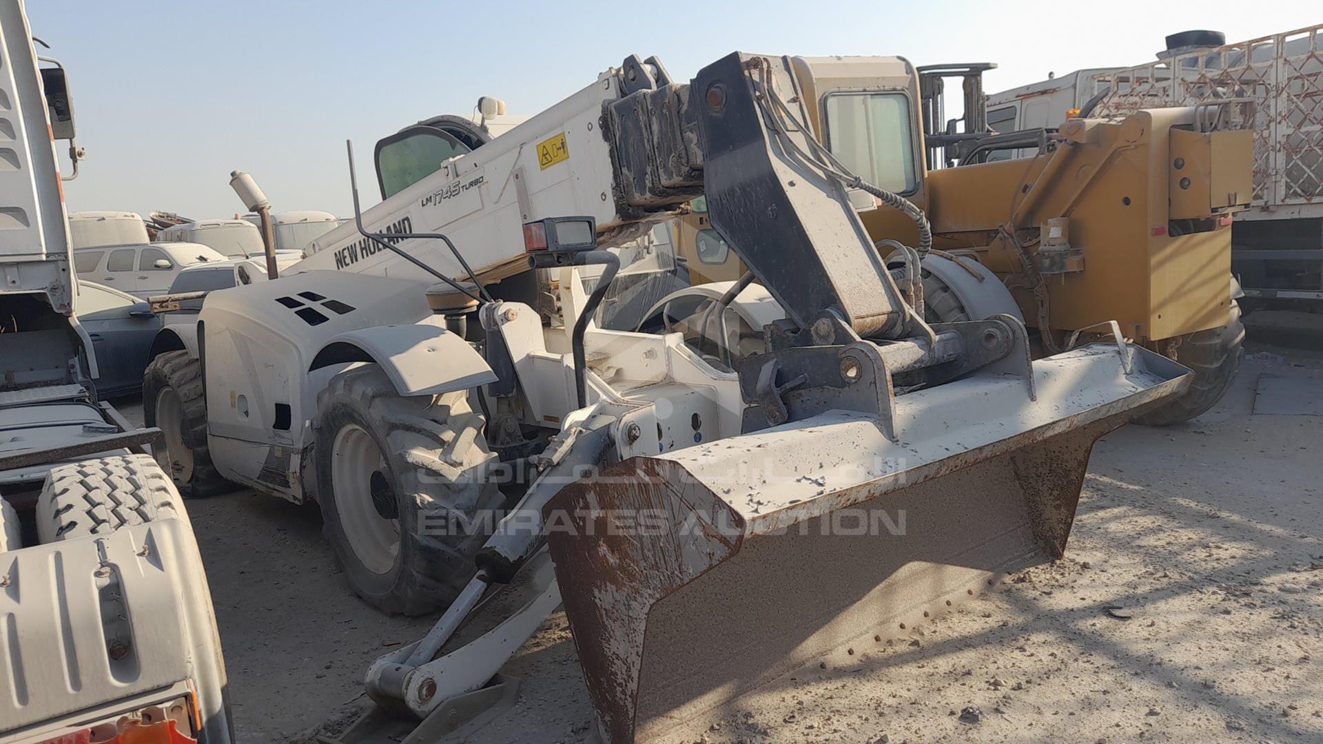 2007 NEW HOLLAND LM 1745 VIN: FNHNH17MN7HK37156