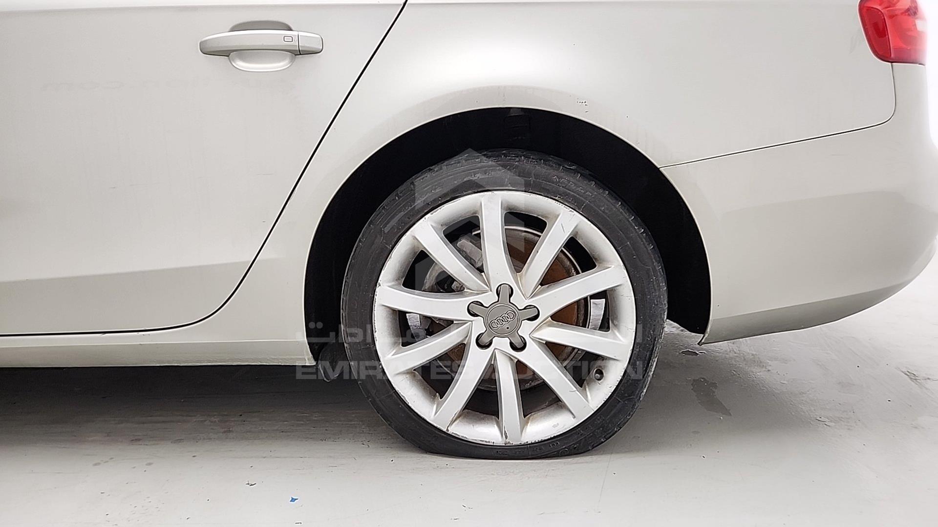2015 AUDI A4 VIN: WAUACCFL2FN012075