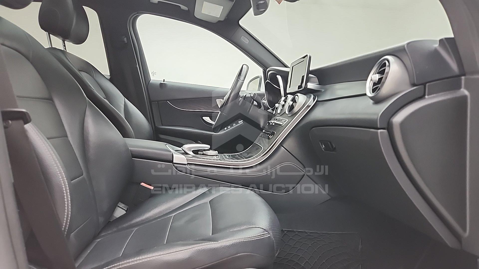 2017 MERCEDES GLC 300 VIN: WDC0G4JB8HF123616
