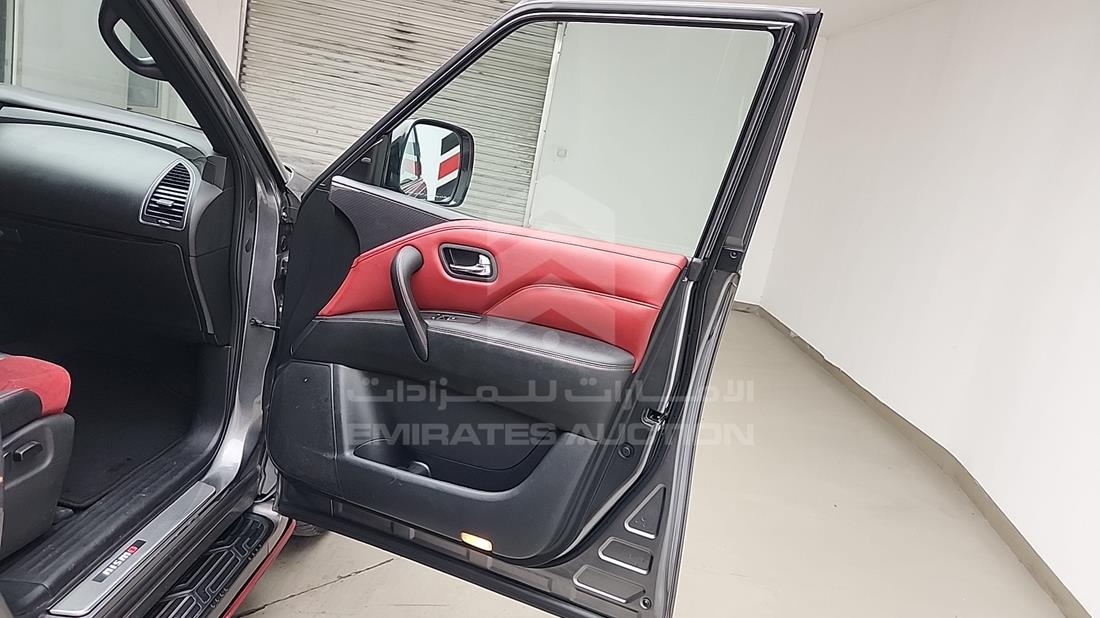 نيسان باترول نيسمو 2021 — الباب الأمامي الأيمن — صورة 32