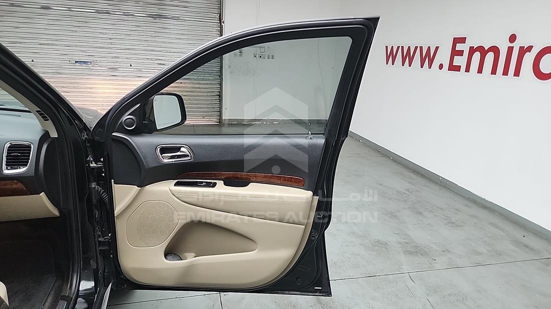 2015 Dodge Durango — Front Right Door — Photo 30